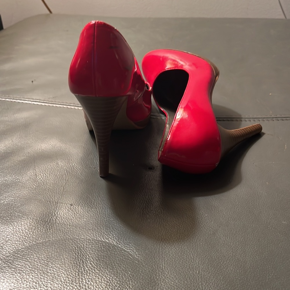 Red heels - Picture 3 of 4